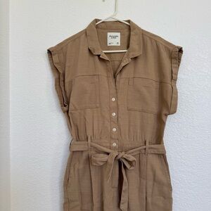 Abercrombie & Fitch Tan Button-Up Jumpsuit with Belt size M